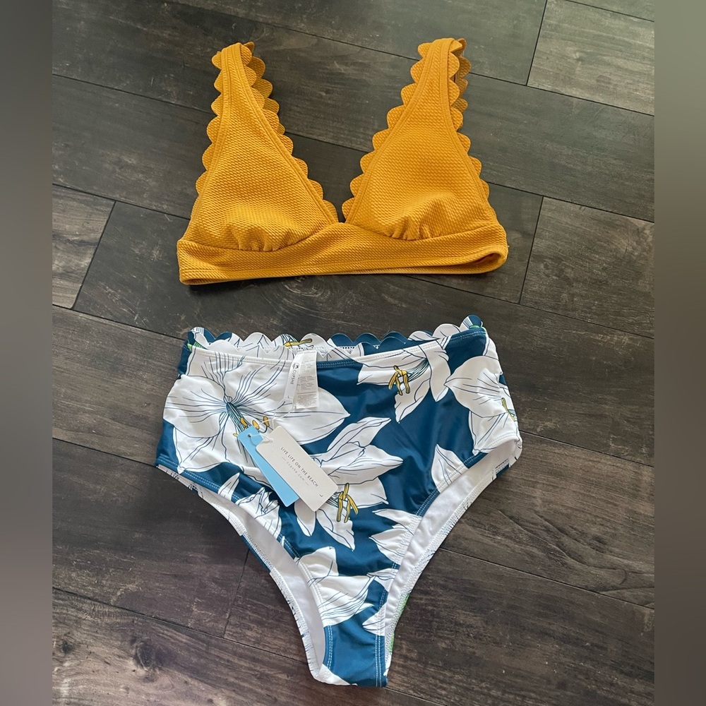 Cupshe Mustard and Blue Floral Bikini